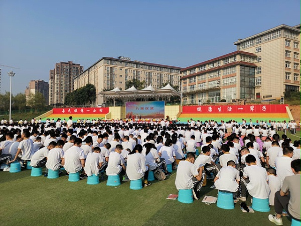 学校体育场户外LED显示屏如何选择及安装注意事项 意昂体育科技舞台音视频一站式服务商